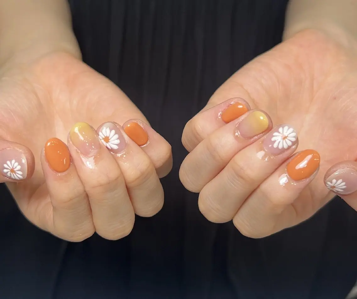 ネイル アートネイル フレンチネイル ジェルネイル ガーリー キラキラネイル ハンドネイル UM Nail Salonのネイルデザイン
