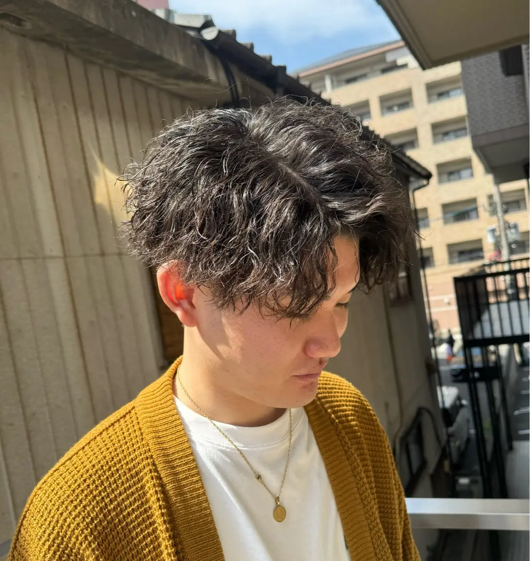 ショート パーマ メンズ メンズパーマ ツイストスパイラルパーマ スパイラルパーマ 原田 尚満 メンズヘア特化のヘアスタイル