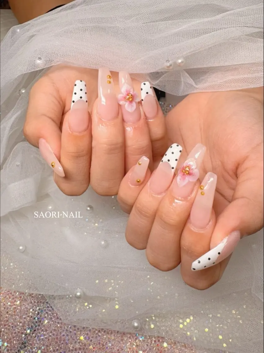 ネイル フラワーネイル フットネイル ジェルネイル 韓国ネイル マグネットネイル ハンドネイル SAORI NAIL /長さ出し専門店のネイルデザイン