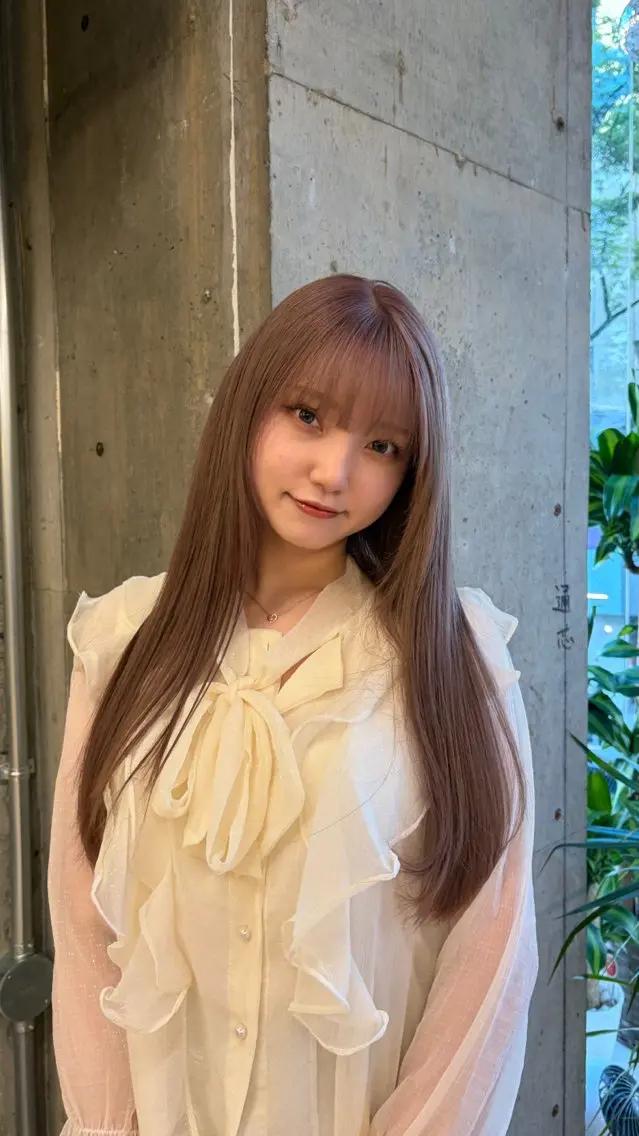 カラー sara ブリーチカラーのヘアスタイル