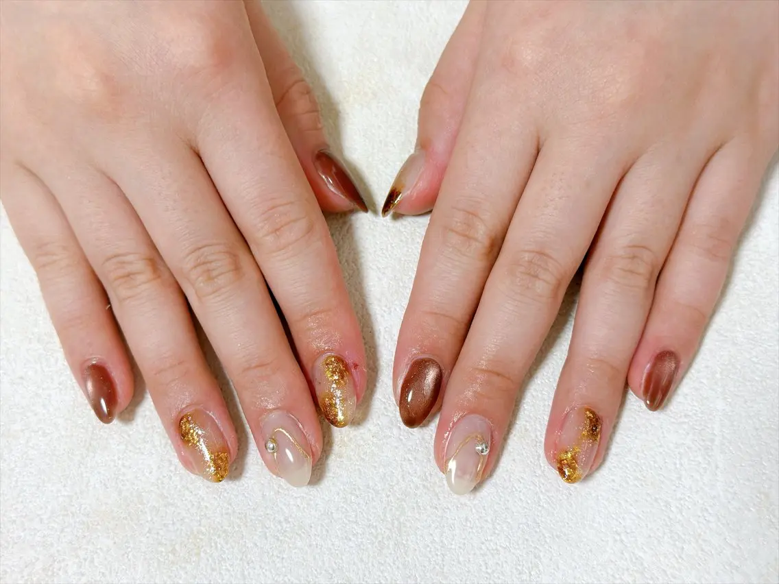 ネイル アニマル柄 オーロラネイル フットネイル フレンチネイル ジェルネイル ハンドネイル mogunail &blowのネイルデザイン
