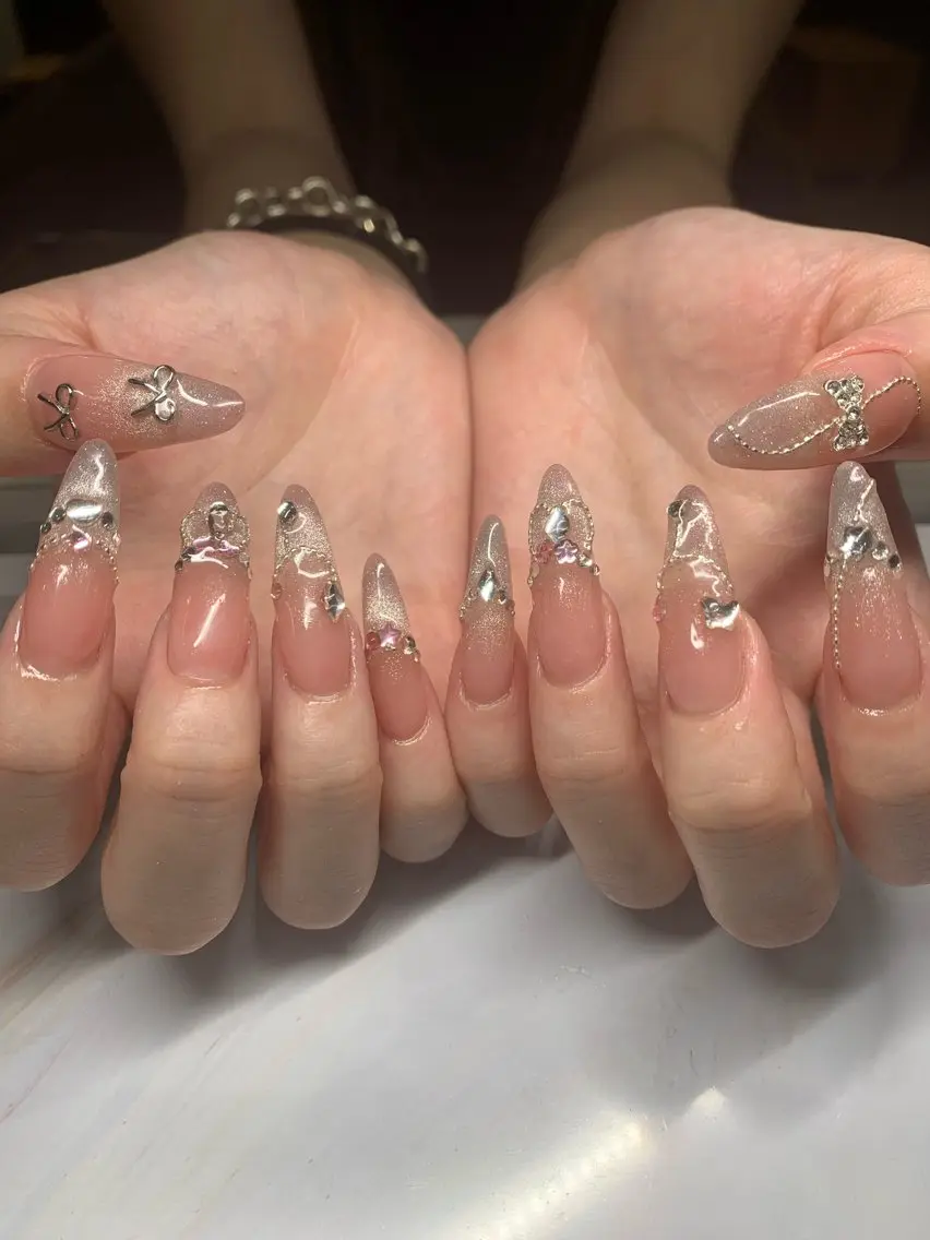 ネイル フレンチネイル ジェルネイル 韓国ネイル マグネットネイル マグネットフレンチ akina nailsのネイルデザイン