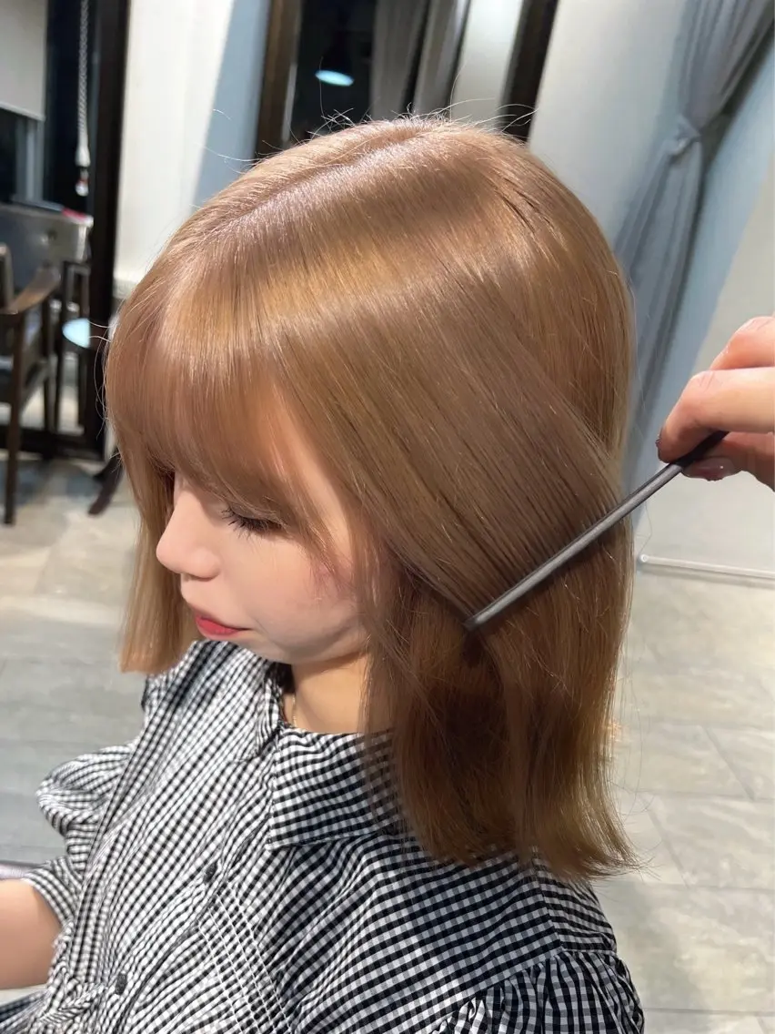セミロング カラー 🎀ハイトーン・艶 カラー HANA🎀のヘアスタイル