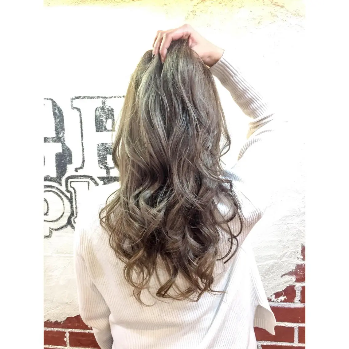 ロング EIGHT plum TOKIOリミテッドのヘアスタイル