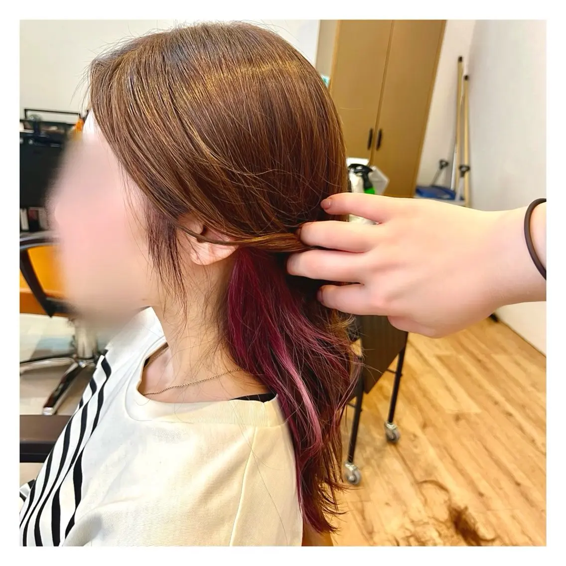 セミロング カラー インナーカラー 北上 春華のヘアスタイル