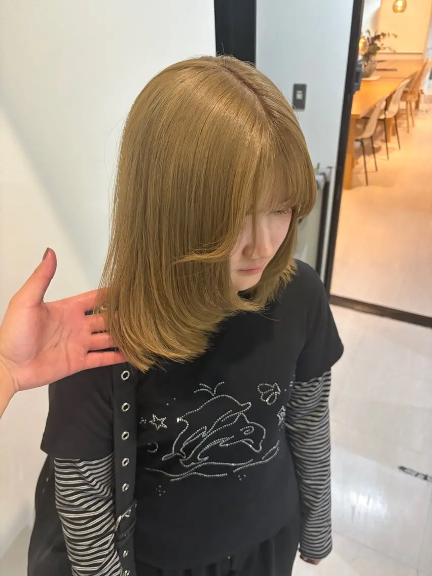 ミディアム ミディアムレイヤー レイヤーカット 光岡 玲遠のヘアスタイル