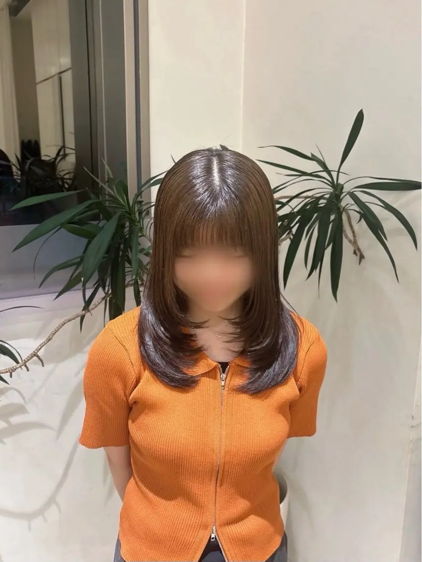 セミロング レイヤーカット 安江 萌のヘアスタイル