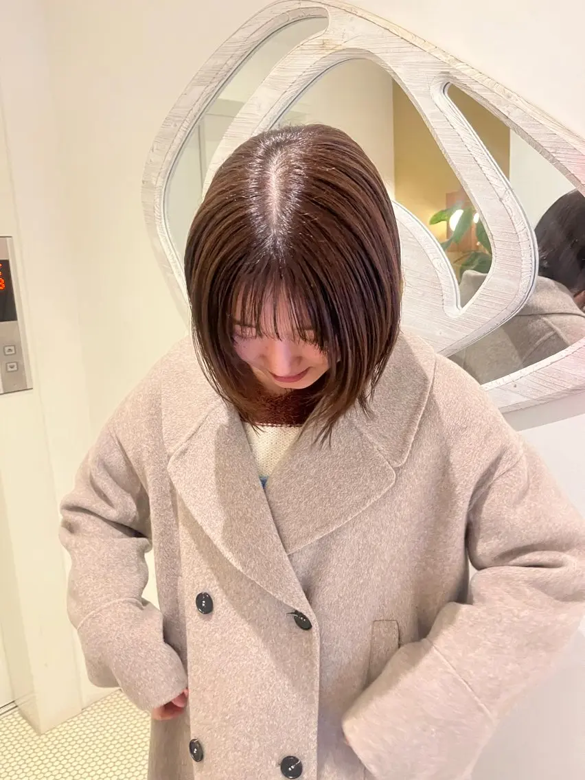 ミディアム カット ヘアカラー トリートメント あやか/ベージュ /透け感カラーのヘアスタイル