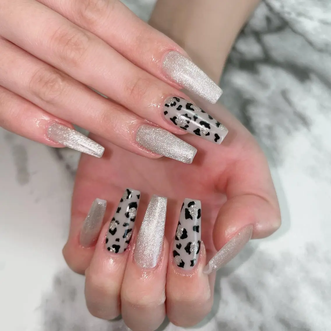 ネイル ジェルネイル マグネットネイル ハンドネイル Kayo 💅のネイルデザイン