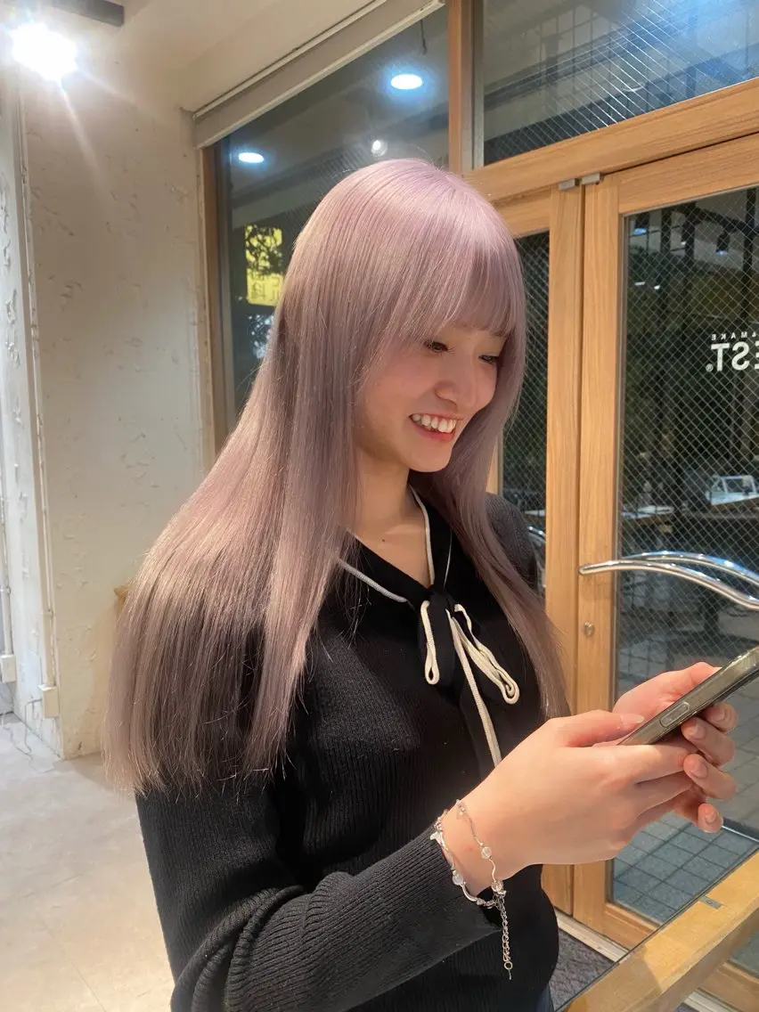 ロング 🌸ここみ🌸 透明感カラー🩶パリのヘアスタイル