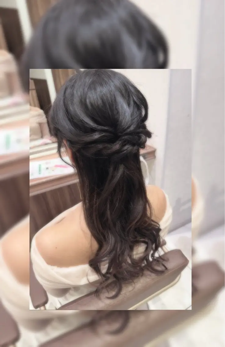 ヘアアレンジ ハーフアップ 🫧ヘアアレンジ🎀 ウガジン💞🪄のヘアスタイル