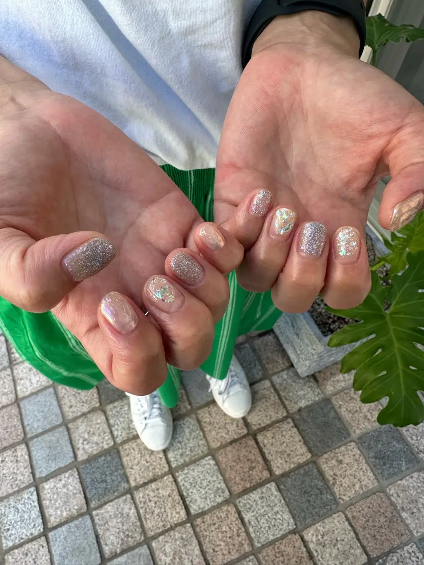 ネイル キラキラネイル ニュアンスネイル ICI イスィ keiのネイルデザイン