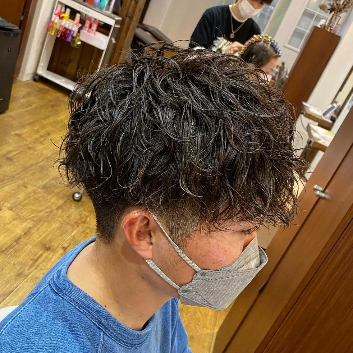 パーマ メンズ メンズパーマ 学生（メンズ向け） メンズツイストパーマ 波巻きパーマ 学生 原田 涼矢のヘアスタイル