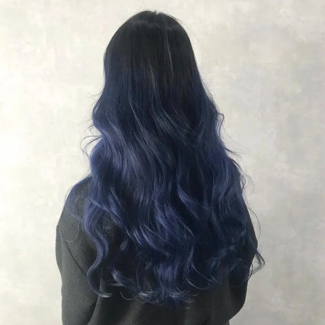 ロング カラー ブリーチ ブルーカラー ネイビーカラー ヨシンモリ ムルギョル巻き K-POP好き美容師 🇰🇷Kai.Yのヘアスタイル