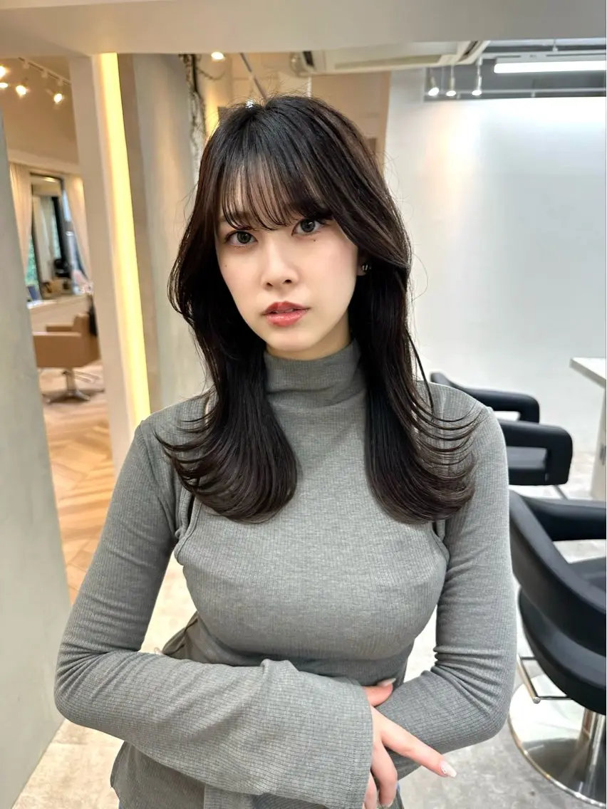 セミロング カラー ミディアムレイヤー 添田晃基のヘアスタイル