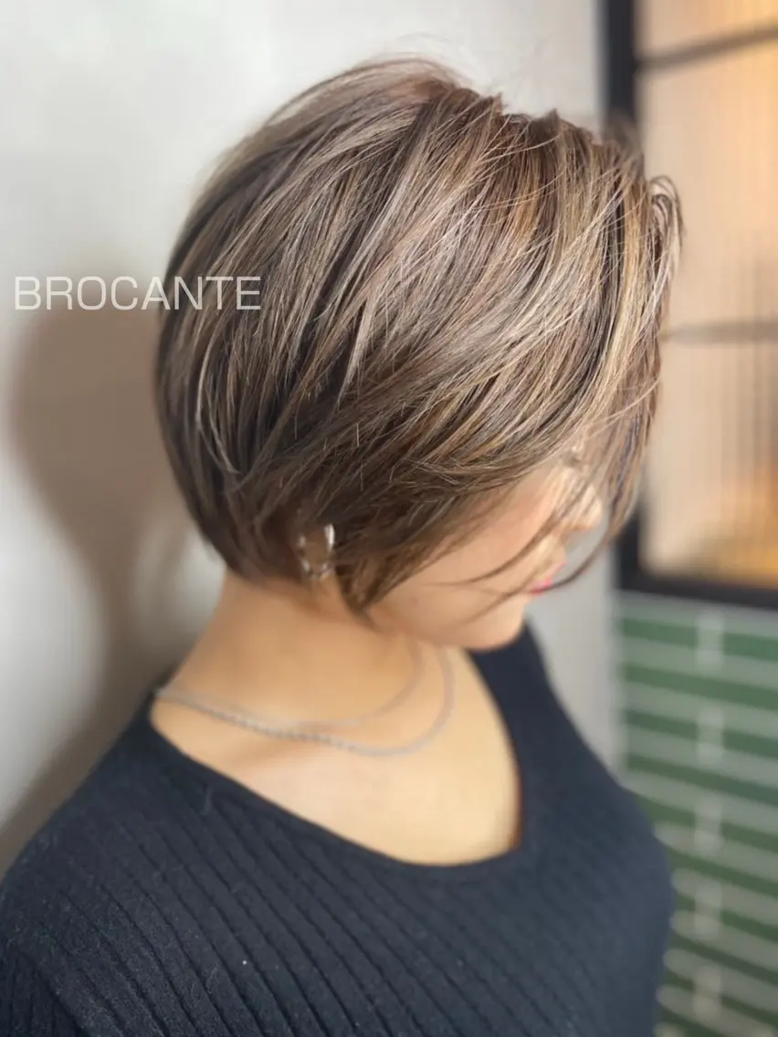 ショート 丸みショート ハイライト ショートヘア カット ヘアカラー トリートメント BROCANTE立川 karasawa.nのヘアスタイル