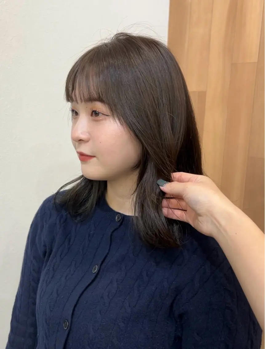 ミディアム カラー グレージュ カット ヘアカラー トリートメント 駒場 まといのヘアスタイル