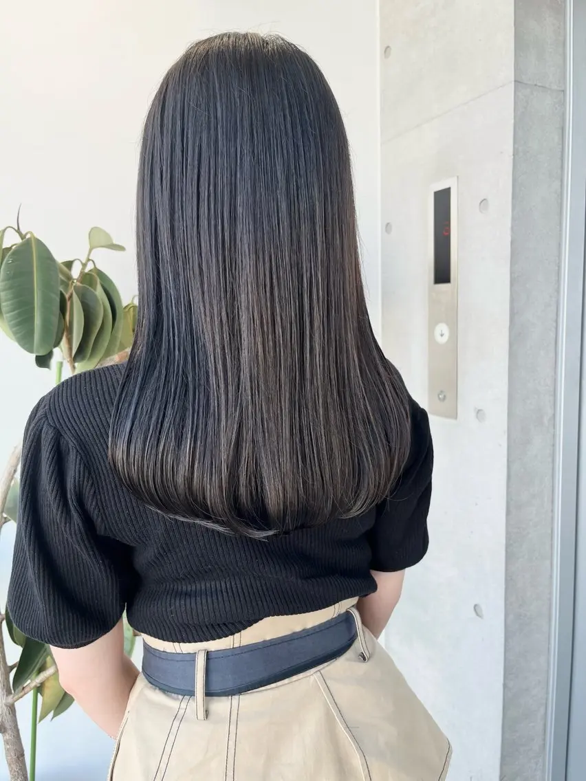 ロング カラー パーマ ヘアアレンジ カット ヘアカラー トリートメント ヘッドスパ ヘアセット 透明感/オリーブ/ グレージュ/YUKAのヘアスタイル