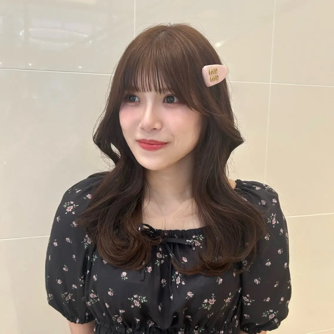 セミロング moe🎀 透明感♡似合わせのヘアスタイル