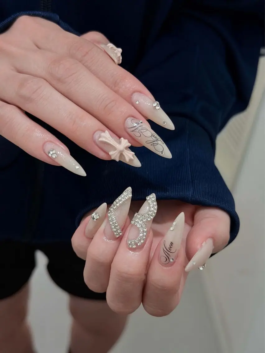 ネイル チークネイル ドット フレンチネイル グラデーション ハート ハンドネイル Julli NailStudioのネイルデザイン