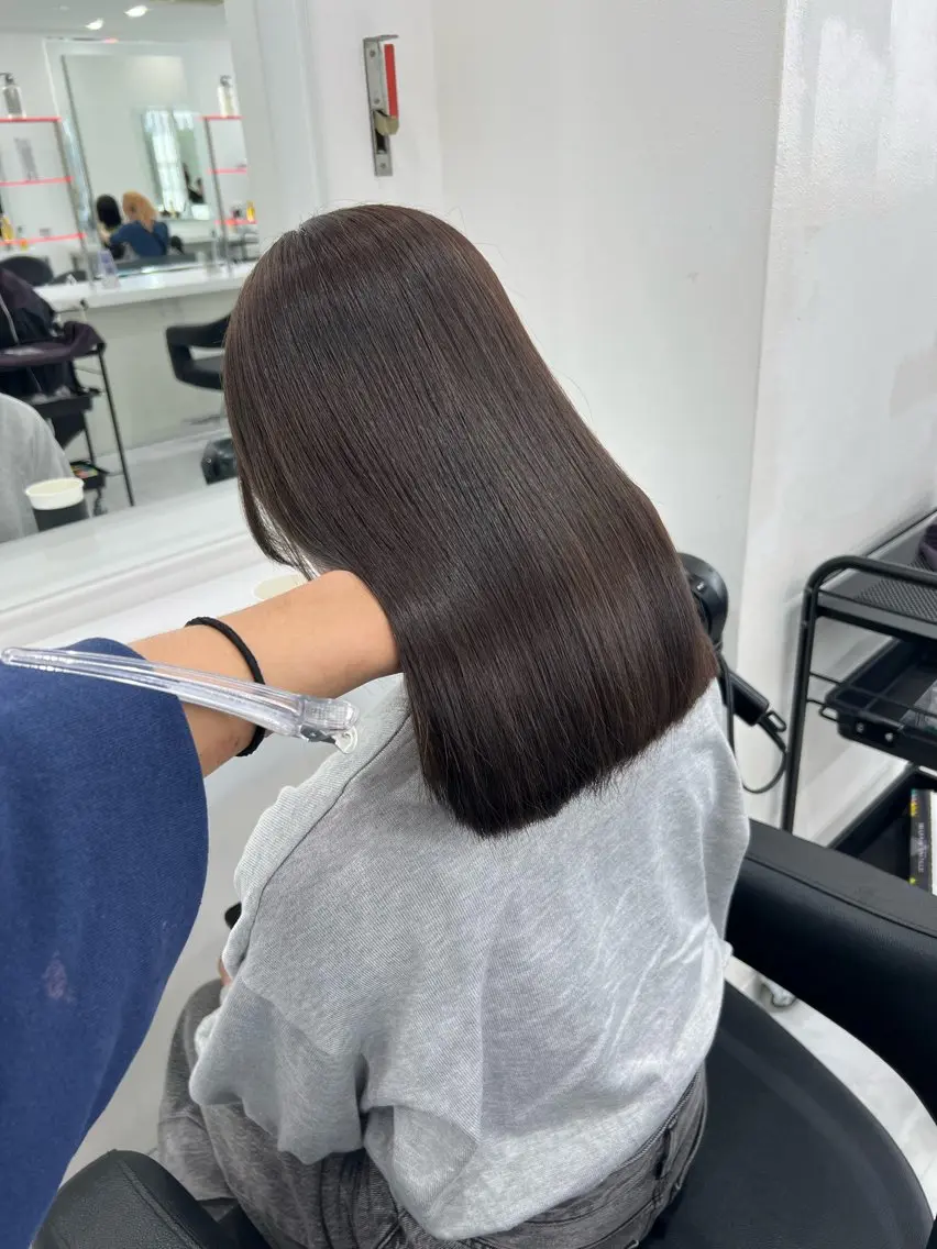 セミロング カラー 透明感カラー🫧 レイヤーカットのヘアスタイル