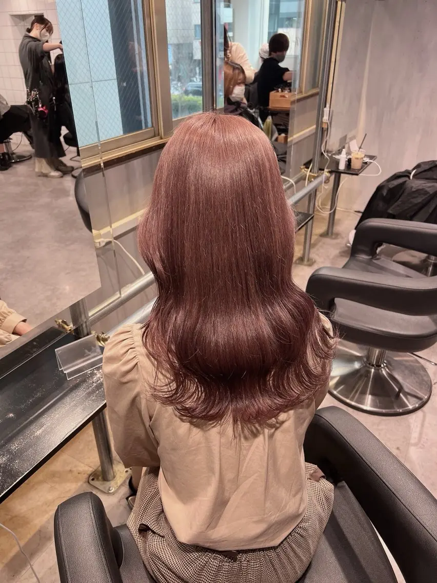 セミロング カラー ベージュカラー ブリーチ ボルドーカラー ブラウンカラー カシス ヘアカラー 韓流トレンドヘア 🎀RINAKO🎀のヘアスタイル