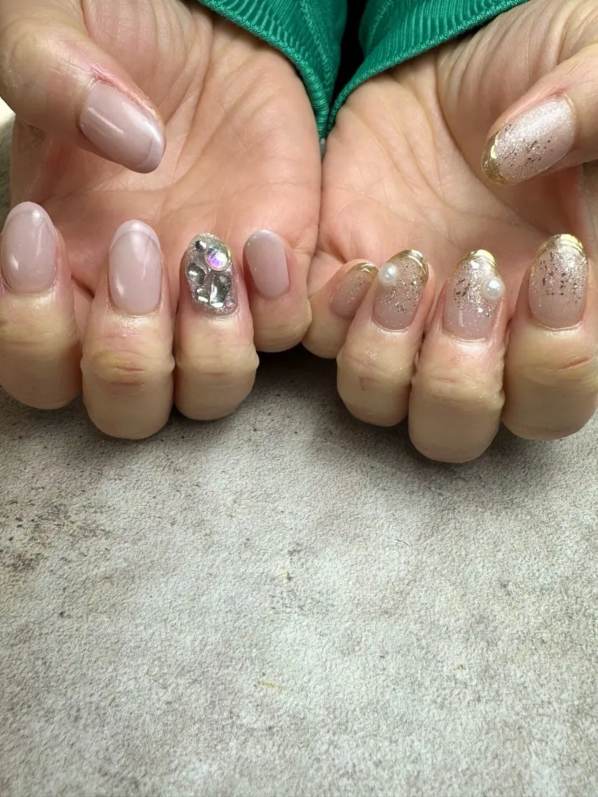 ネイル フレンチネイル キラキラネイル ラメ(グリッター) nailroom Anmie.のネイルデザイン