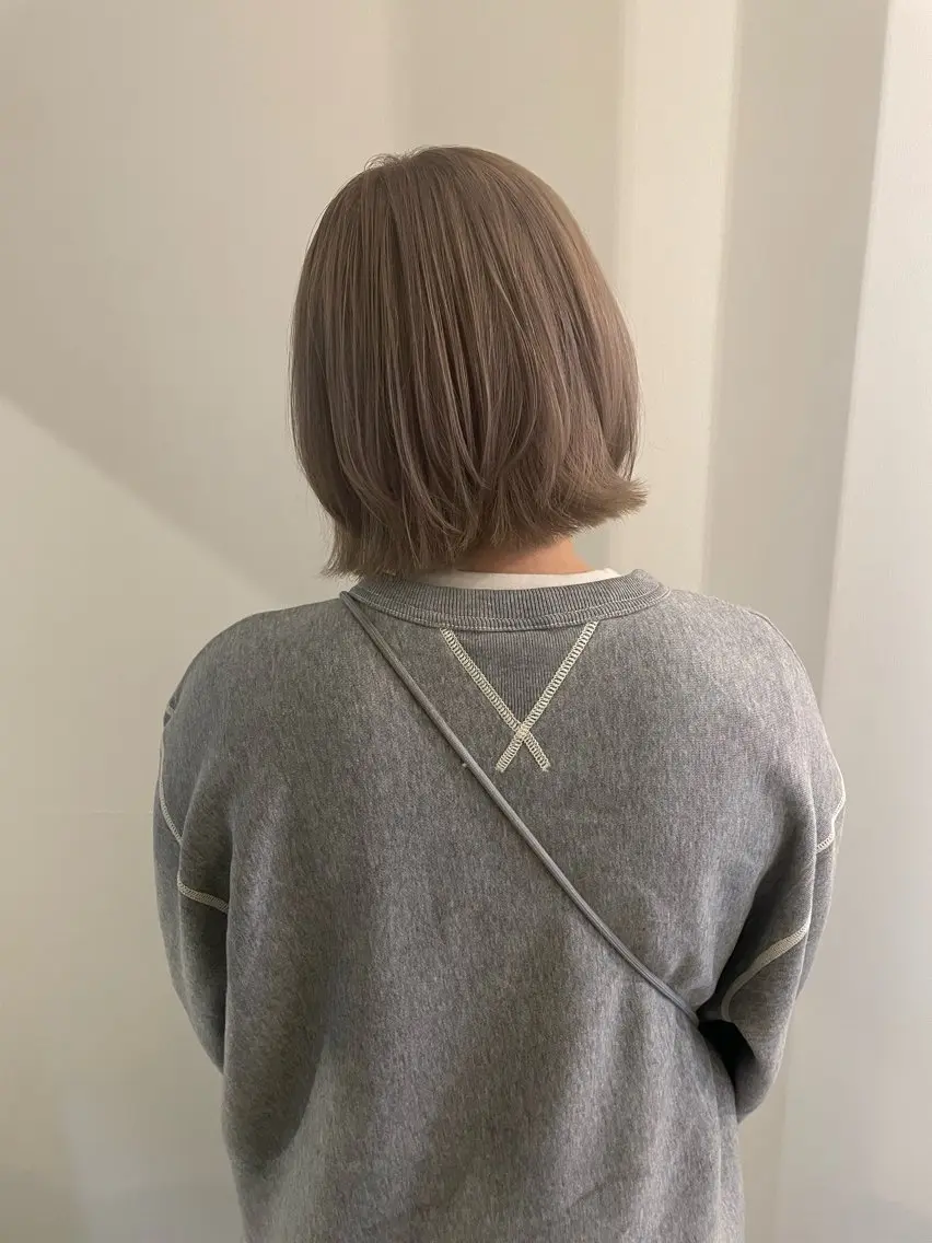 ショート カラー ベージュカラー グレージュ ヘアカラー トリートメント ニュアンスカラー🫧 加納のヘアスタイル