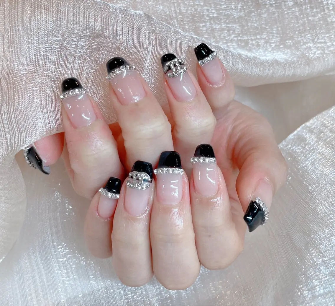 ネイル アートネイル 韓国ネイル 水色 ロングネイル マグネットネイル ハンドネイル ハンドケア NailDemure 【銀座店】のネイルデザイン