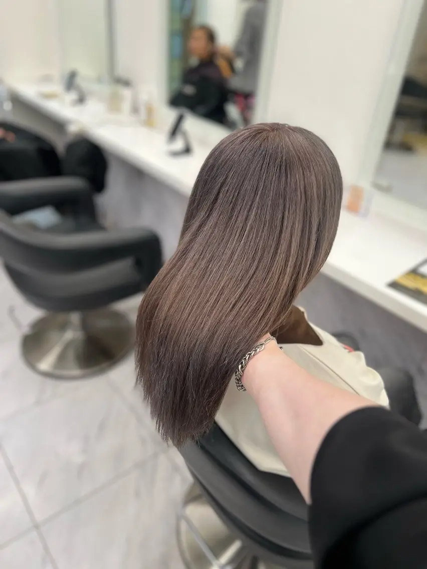 セミロング カラー ヘアアレンジ カット ヘアカラー トリートメント ヘッドスパ ヘアセット 💍透明感×韓流ハイ トーン💍RYUTAのヘアスタイル