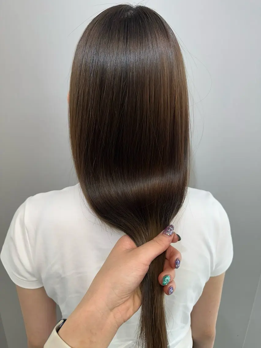 ロング カラー ブラウンカラー ナチュラルブラウン ヘアカラー トリートメント 髪質改善/韓国風 /岡崎/松尾優依のヘアスタイル