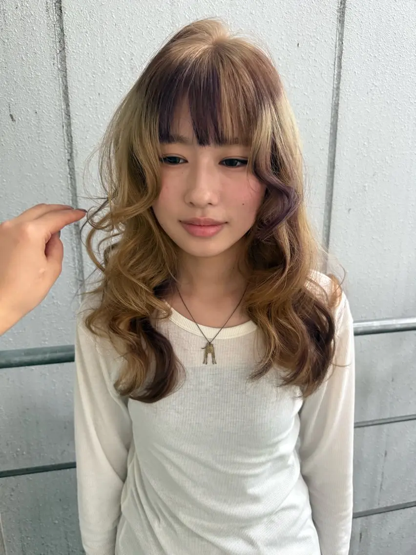セミロング カラー カット ヘアカラー 杏華レイヤー/ パーマ/ハイトーンのヘアスタイル