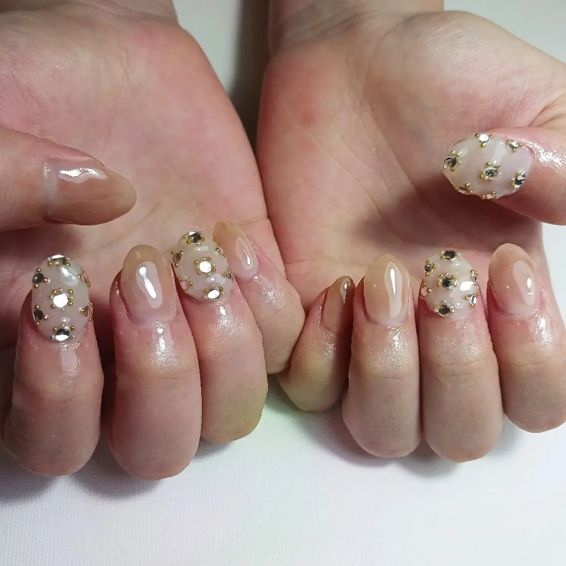 ネイル ブラウン ジェルネイル 持ち込み ショートネイル ストーンネイル ハンドネイル owlnail /持込みデザイン専門のネイルデザイン