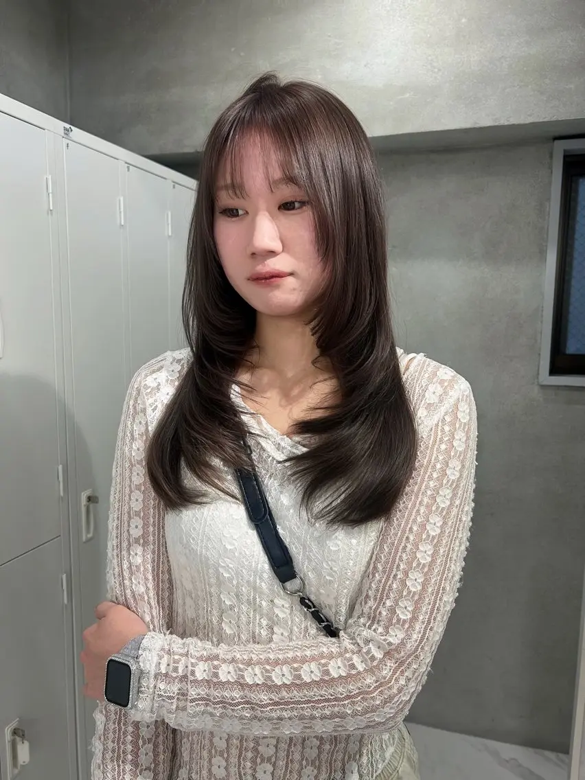 カラー グレージュ ヘアカラー Akari🧬レイヤ ー/ハイトーン/天神のヘアスタイル