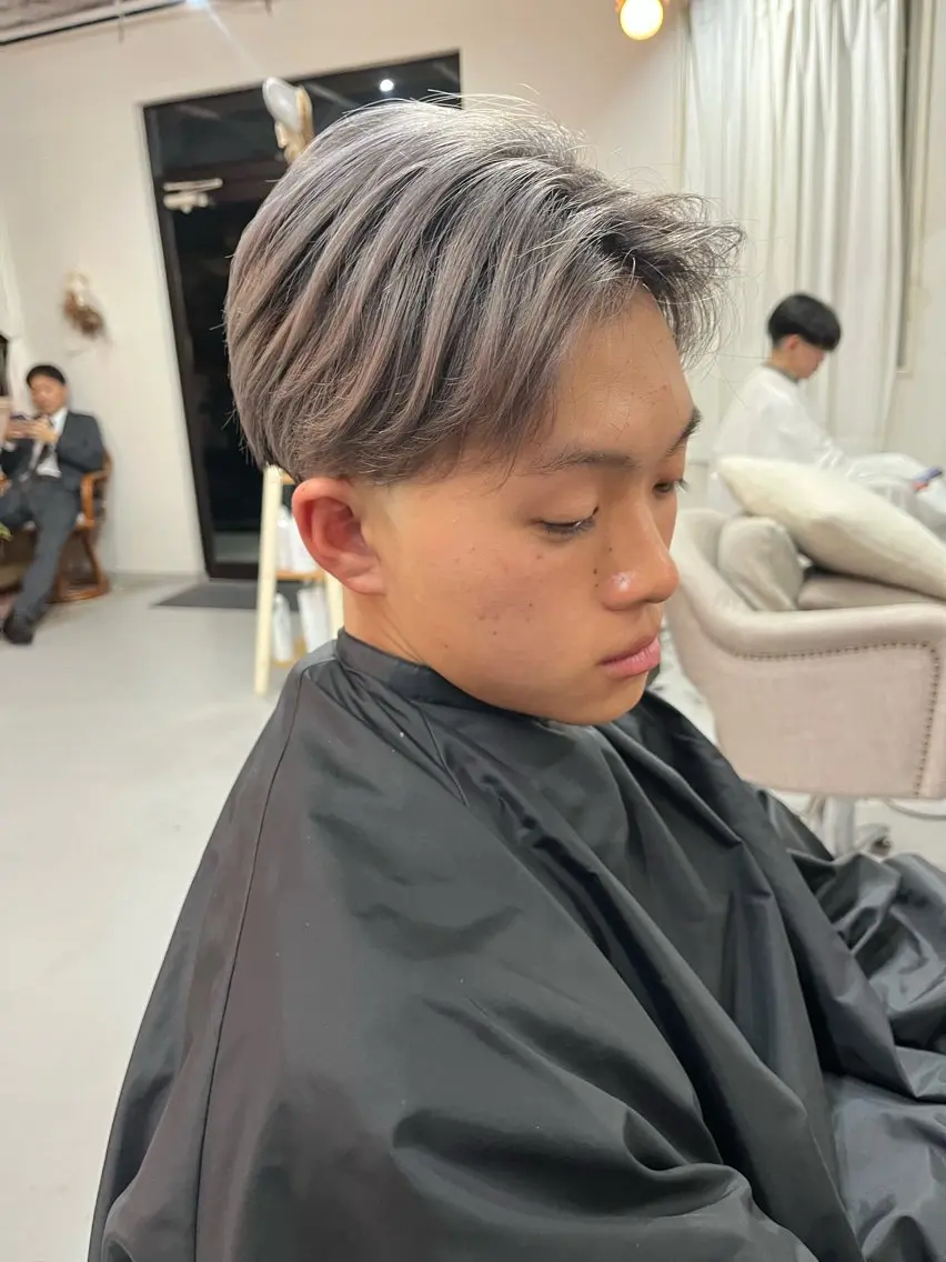 ミディアム パーマ レイヤーカット カット ヘアカラー トリートメント 穐田 司樹のヘアスタイル
