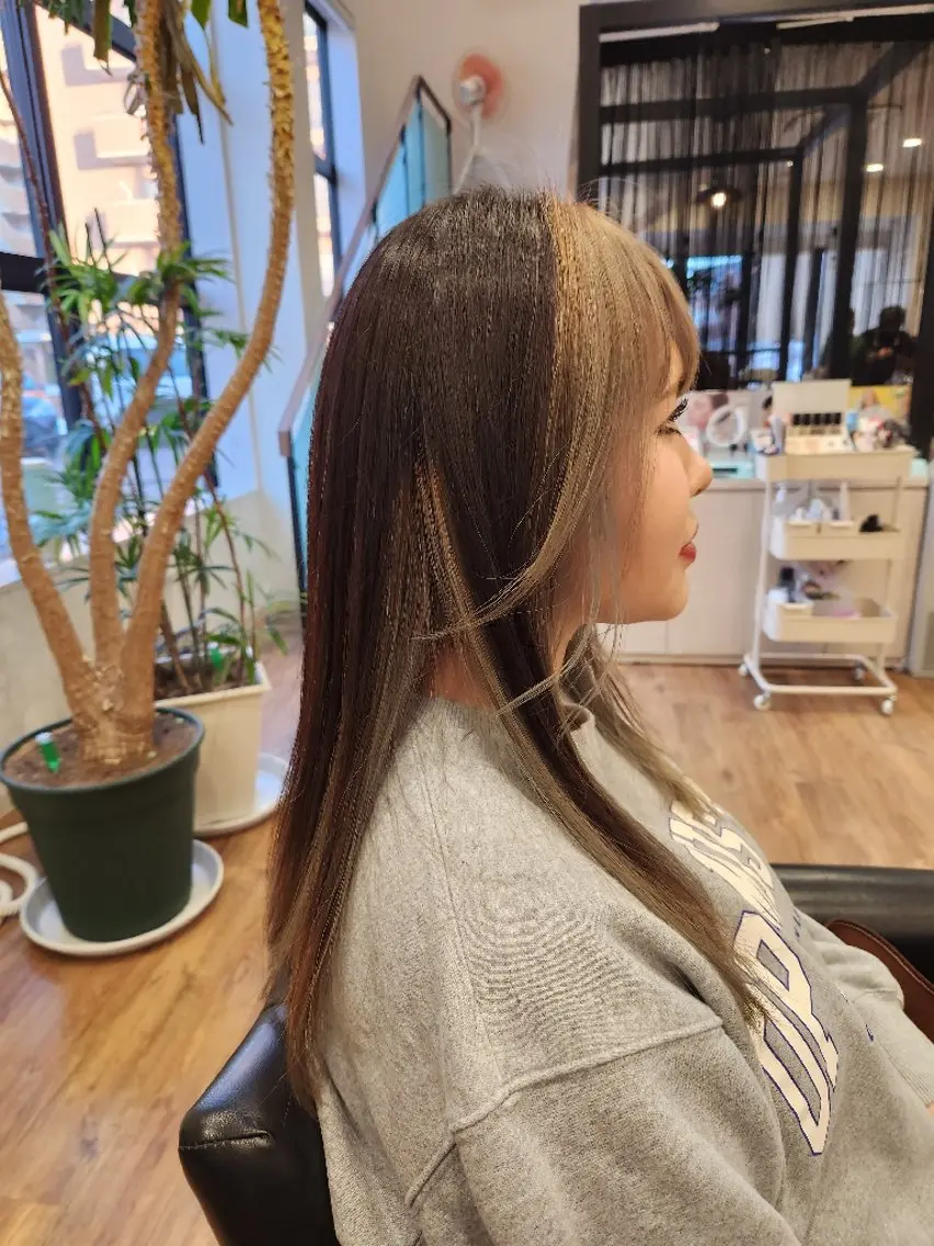 ロング カラー 橘 莉穂のヘアスタイル