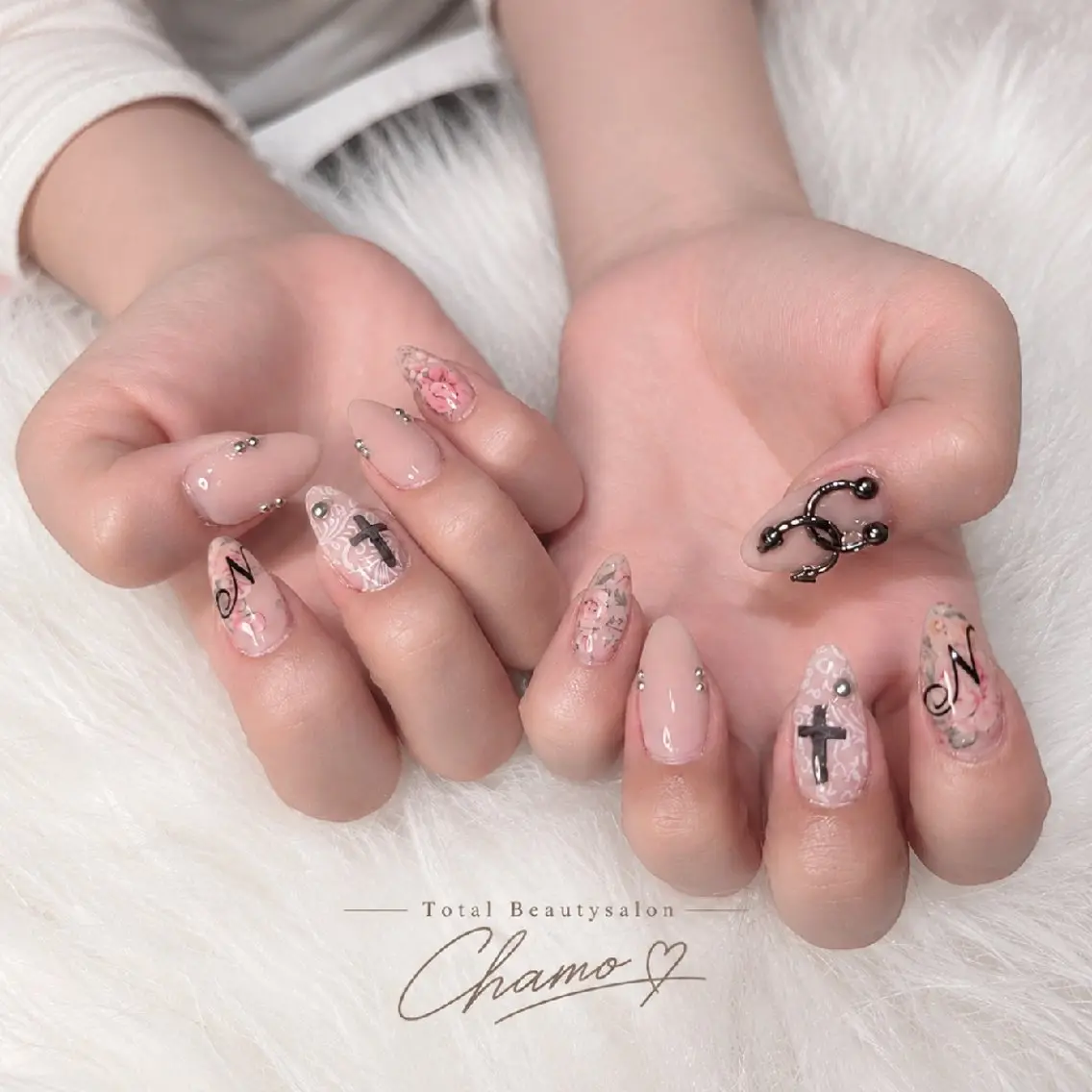 ネイル ガーリー 持ち込み ハンドネイル Chamo Fukaのネイルデザイン