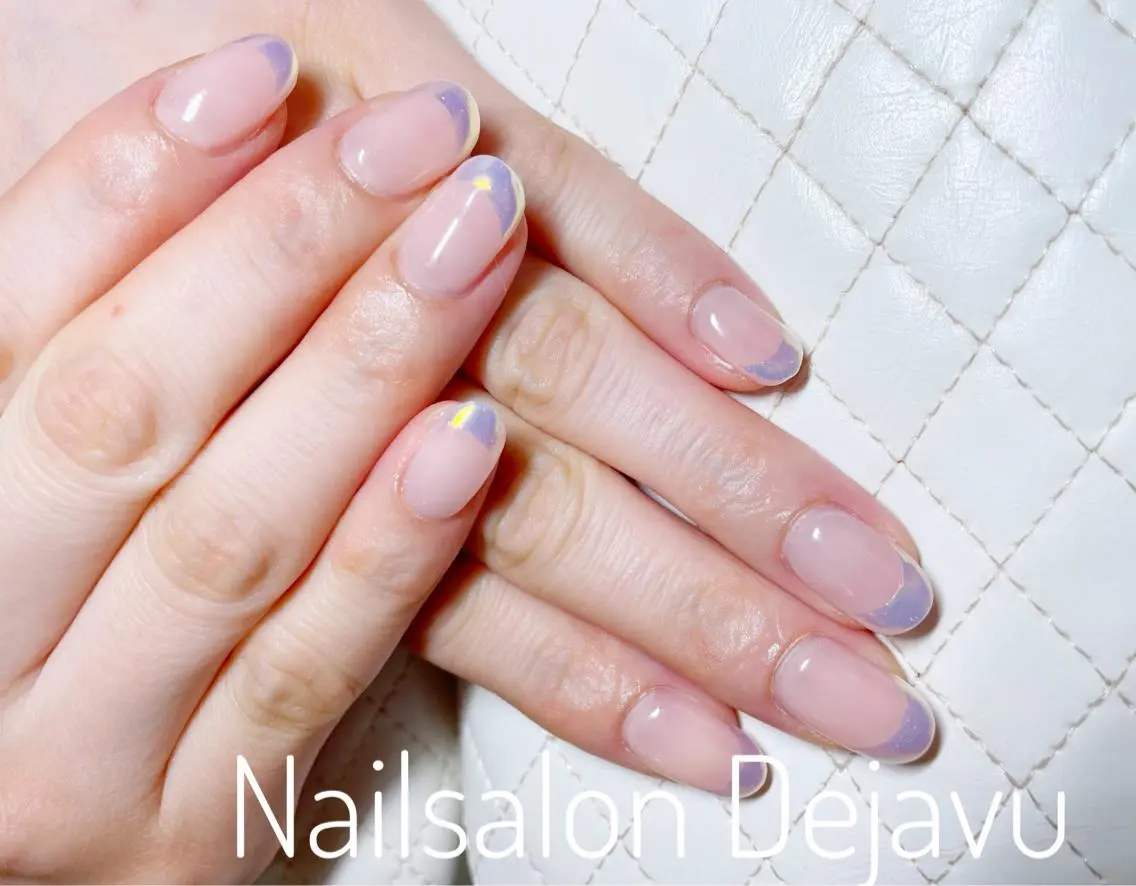 ネイル アートネイル オーロラネイル フレンチネイル ワンカラーネイル Nail salon Dejavu 🌿のネイルデザイン