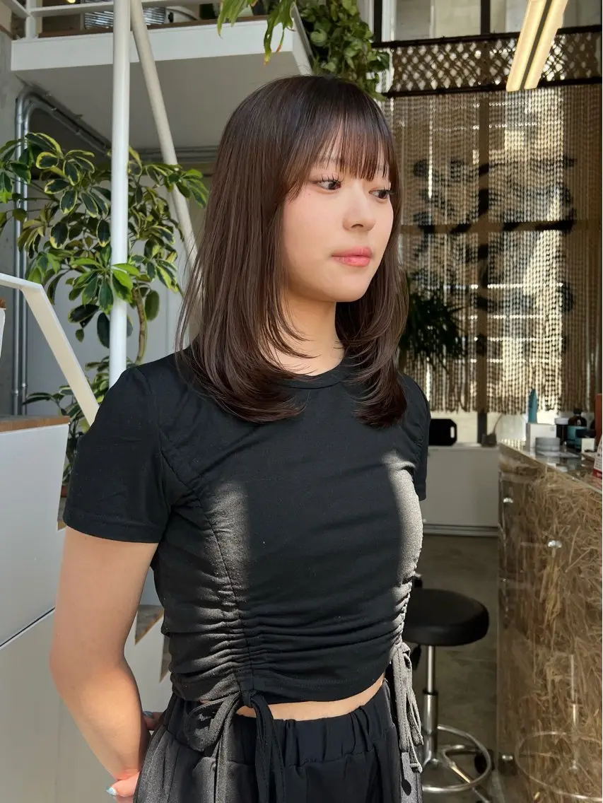 セミロング ヘアカラー nene 暖色/艶感カラー🥯のヘアスタイル