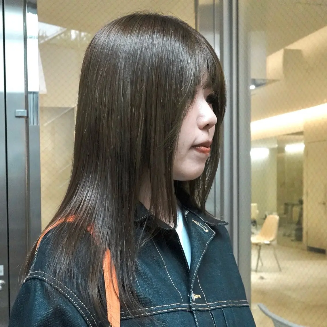 セミロング カラー ベージュカラー ブリーチ ヘアカラー レイヤーカット🪄 ヘアセット🪄シホのヘアスタイル