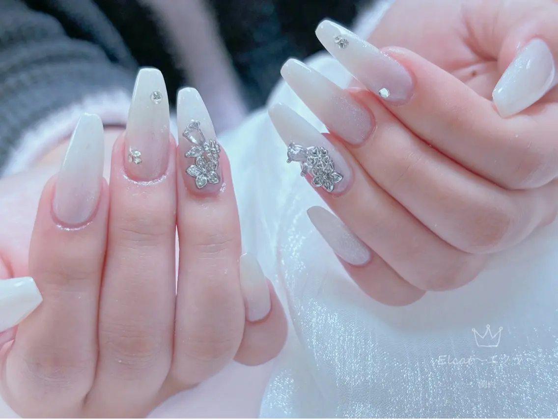 ネイル ネイルサロンエクラ 🫧Shizukaのネイルデザイン