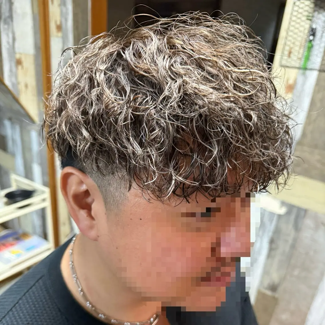ミディアム カラー パーマ メンズ ミディアムパーマ メンズパーマ カット ヘアカラー パーマ トリートメント メンズ特化型/永井 友貴のヘアスタイル
