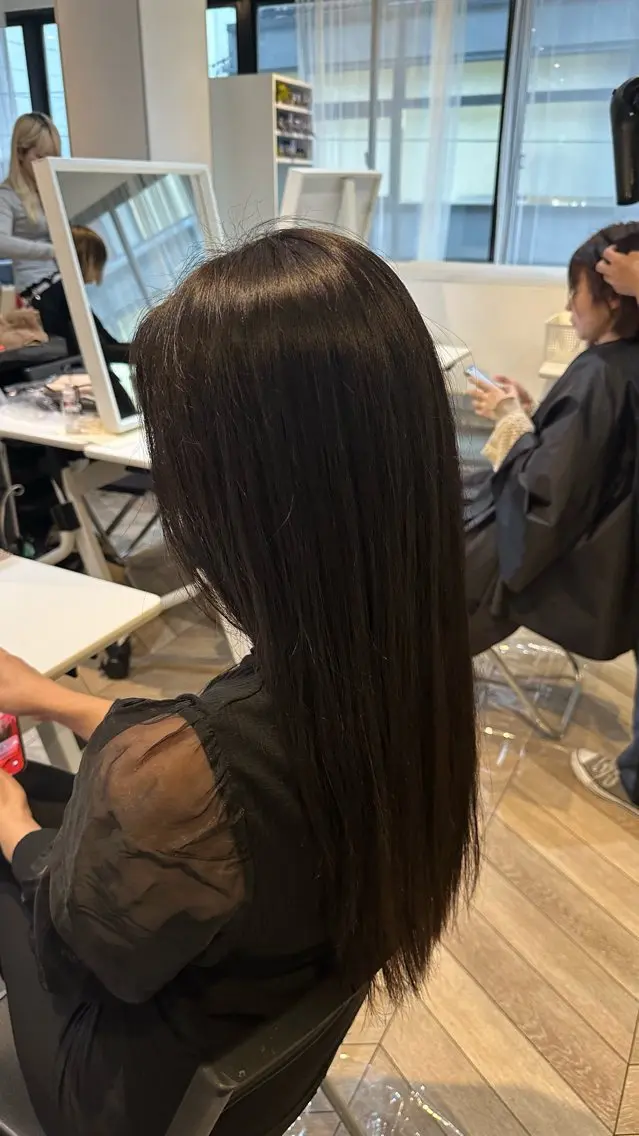 ロング カラー ヘアカラー 手嶋 理仁のヘアスタイル