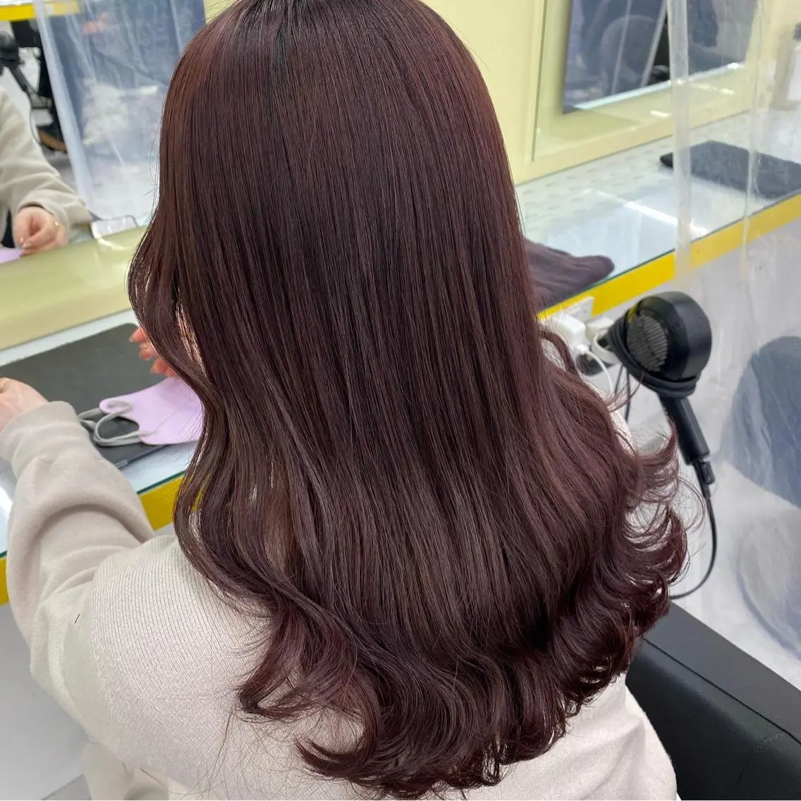 セミロング カラー パーマ ヘアアレンジ メンズ キッズ ネイル マツエク・マツパ アイブロウ ブラウンカラー ピンクカラー 眉カラー カラーマツエク ブラウン 🐩推し活🐩 FUTABA🍒のヘアスタイル