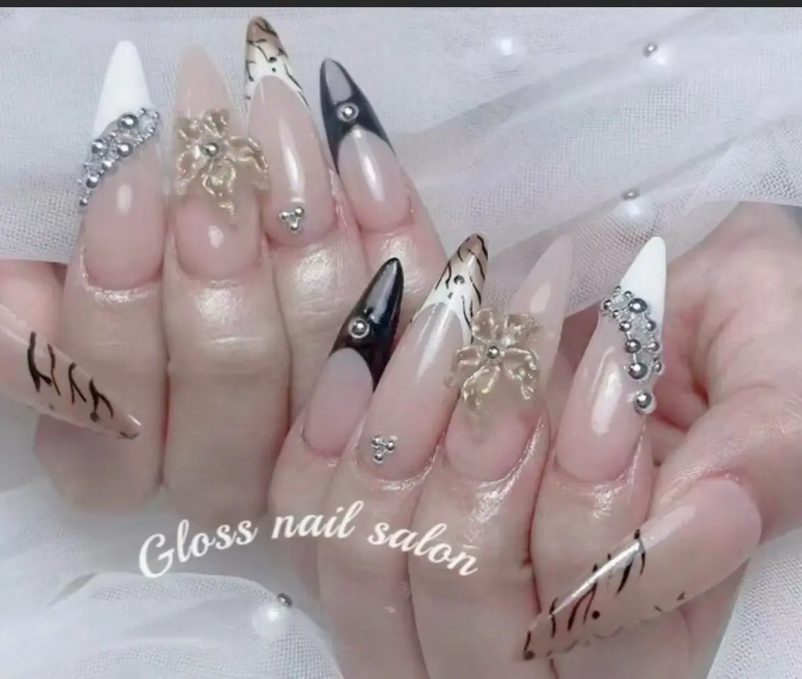ネイル miho🍎 Gloss nailのネイルデザイン