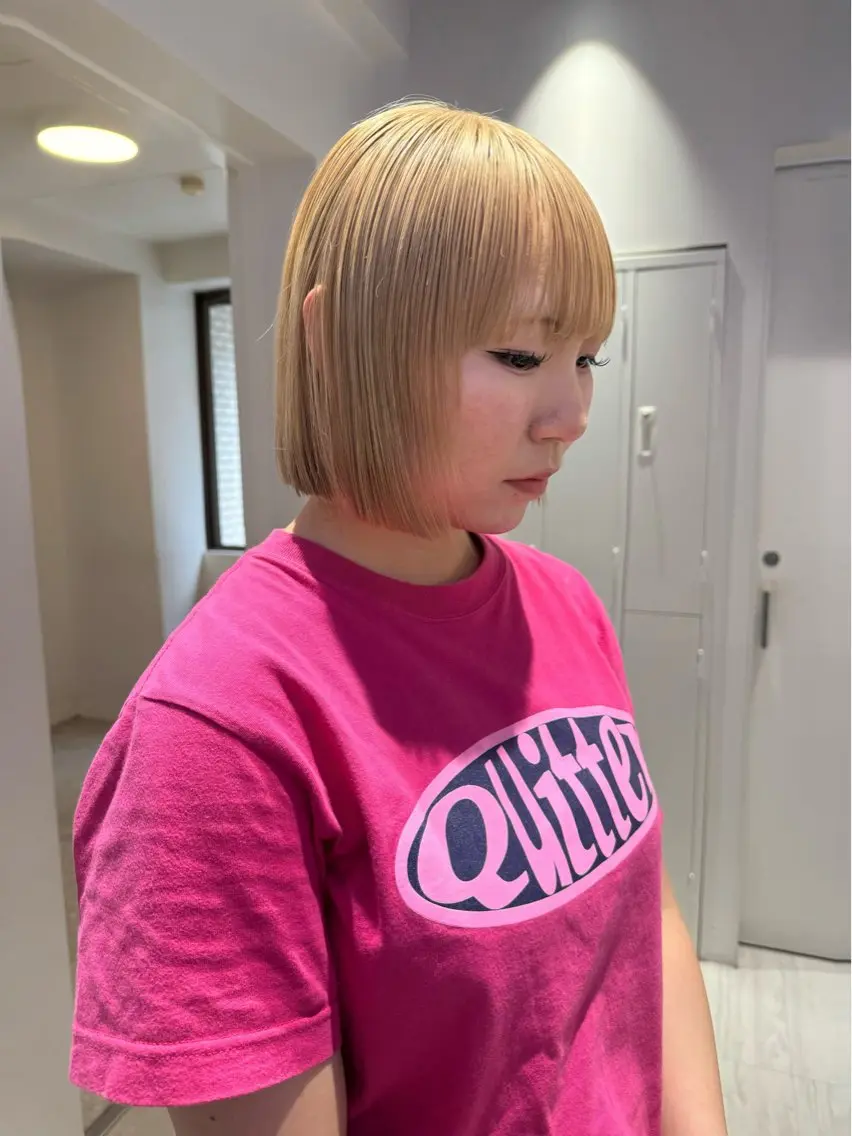 ショート カラー ブリーチ ハイトーンカラー ヘアカラー トリートメント Ami/艶カラー/ レイヤー/ハイトーンのヘアスタイル
