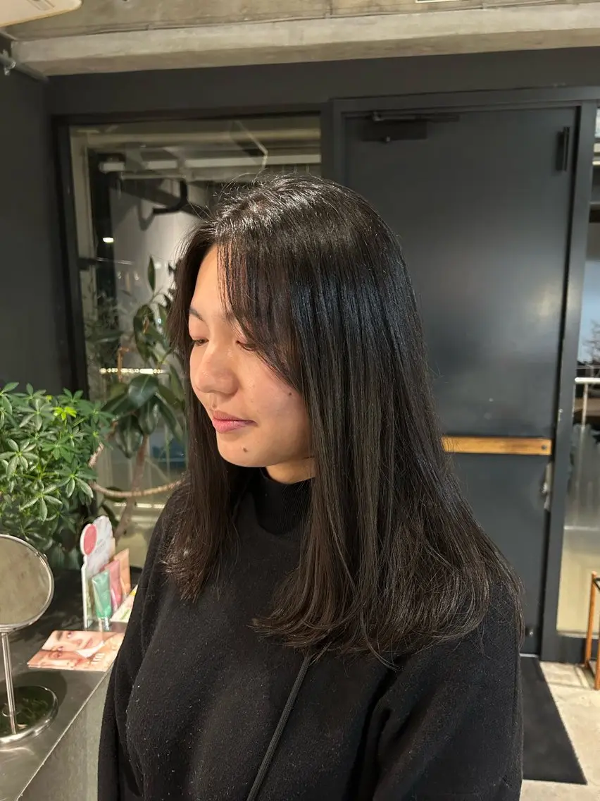 セミロング 韓国風ヘア レイヤーカット カット トリートメント twig 山田 永嶋芽衣のヘアスタイル