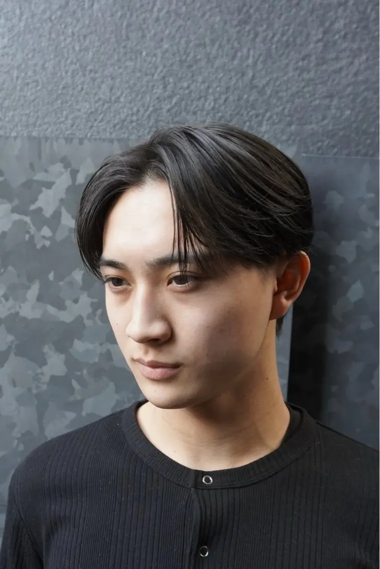 パーマ メンズ 梅田/センターパート 山下学偉のヘアスタイル