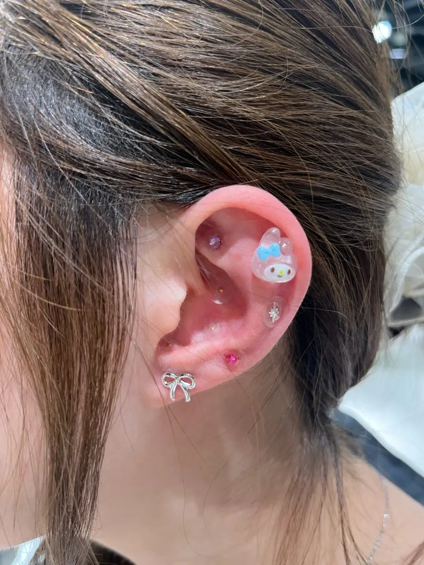 🦋大人気🌟💎耳つぼジュエリー💎(6粒まで)※他のメニューと同時施術可能の写真