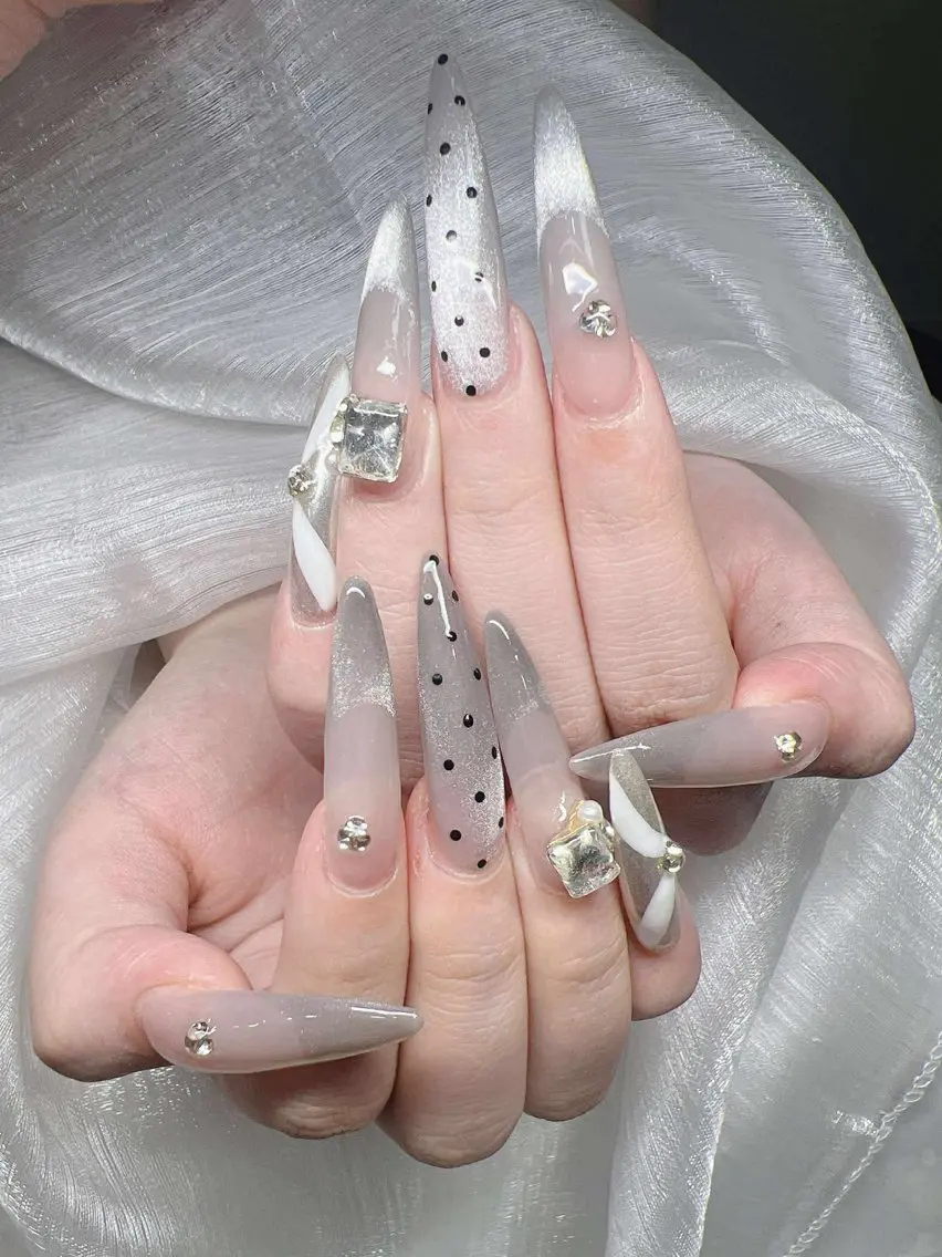 ネイル ハンドネイル Lee Nailsのネイルデザイン